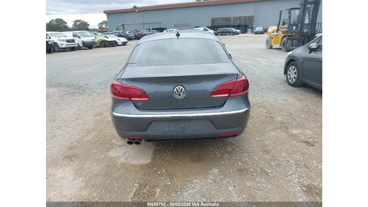 Wrecking 2014 VOLKSWAGEN PASSAT for Used Parts VW1758