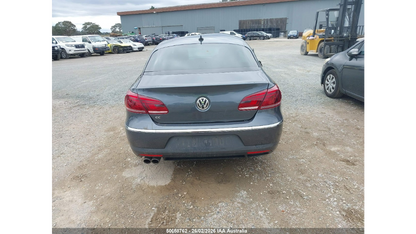 Wrecking 2014 VOLKSWAGEN PASSAT for Used Parts VW1758