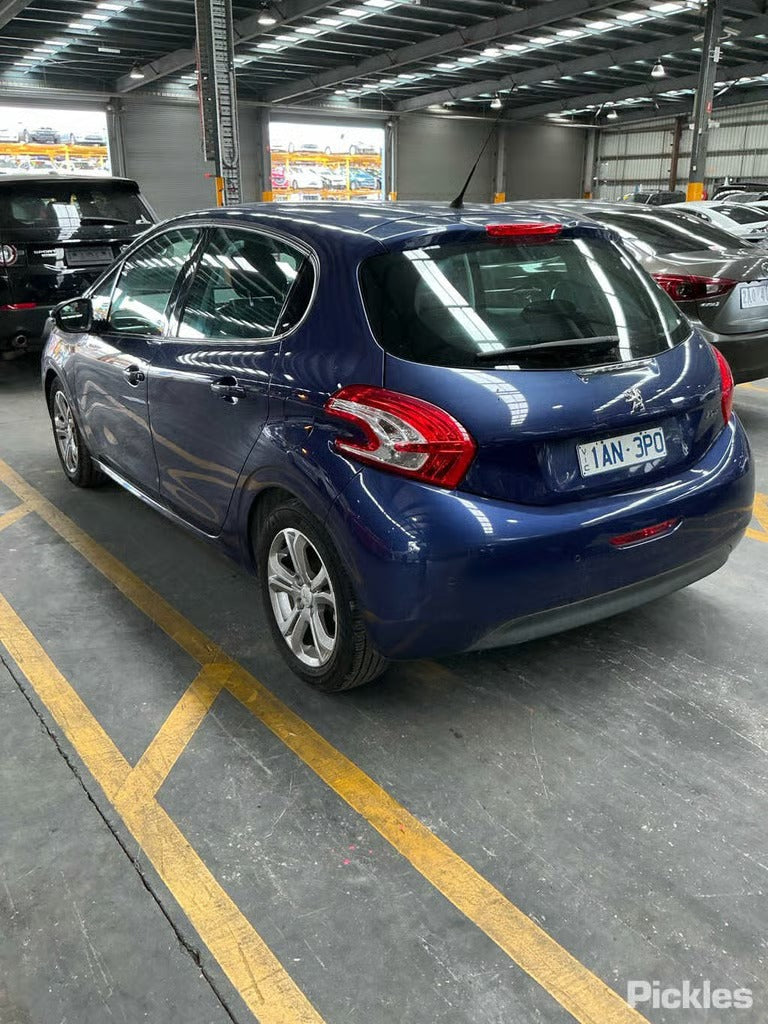 Wrecking 2013 PEUGEOT 208 for Used Parts PG1753