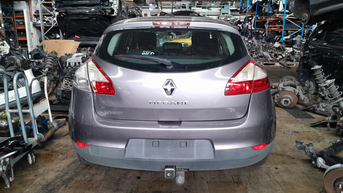 Wrecking 2014 RENAULT MEGANE for Used Parts RN1777