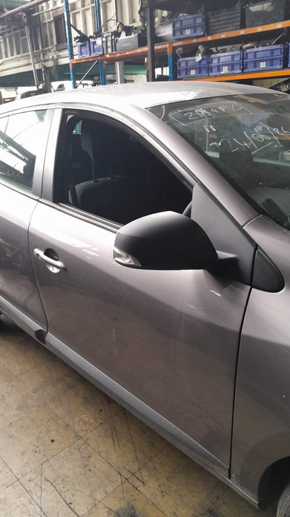 Wrecking 2014 RENAULT MEGANE for Used Parts RN1777