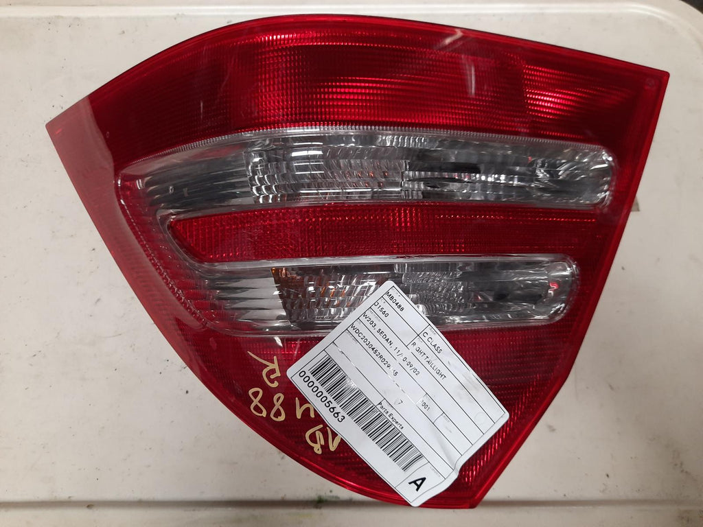 2001 MERCEDES C CLASS W203, SEDAN, 11/00-09/02 A2038200264 RIGHT TAILLIGHT